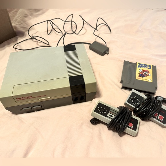 Nintendo NES - Picture 1 of 4